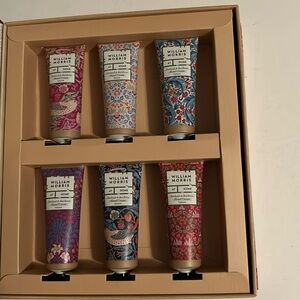 William Morris  Boxed Set hand cream Library, Patchouli and Red Berry.